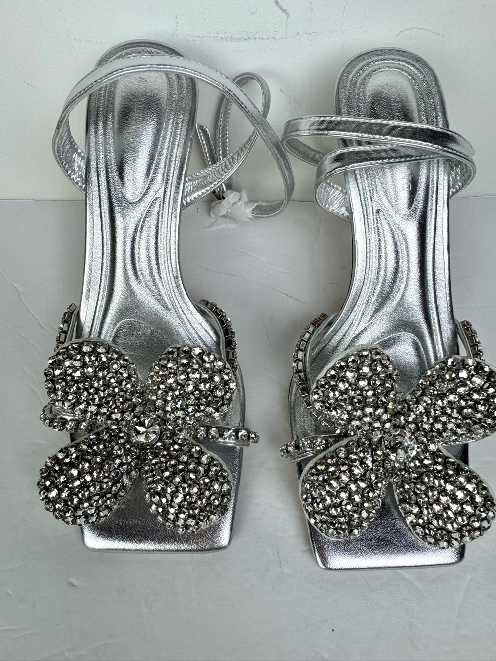 Azalea Wang Silver Bevie Metallic Rhinestone Flower Ankle Strap Sandals Sz 8 NEW